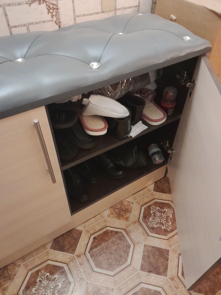 Продам тумбу для обуви