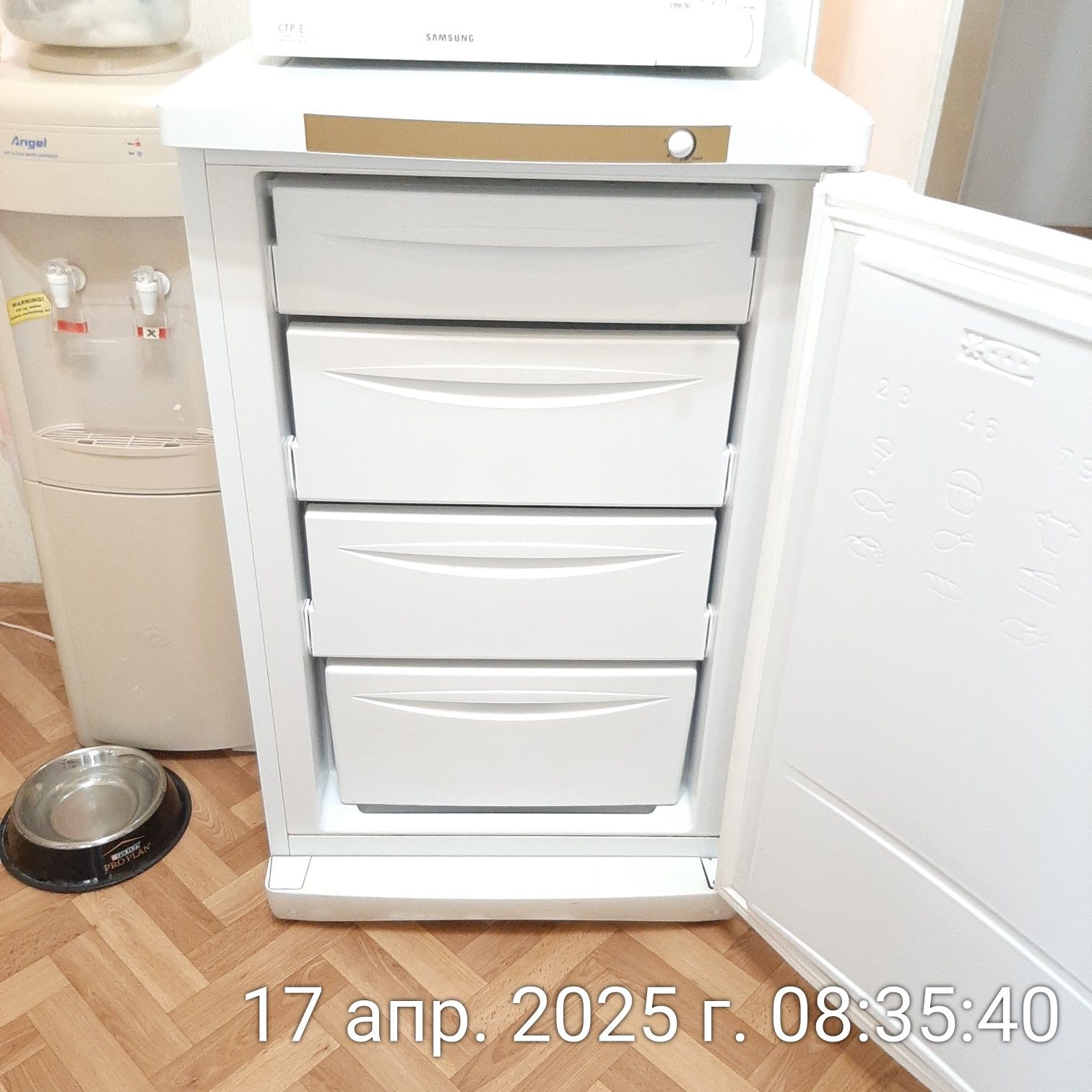 Продам морозильную камеру