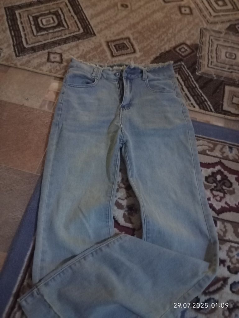 Продам джинсы новый