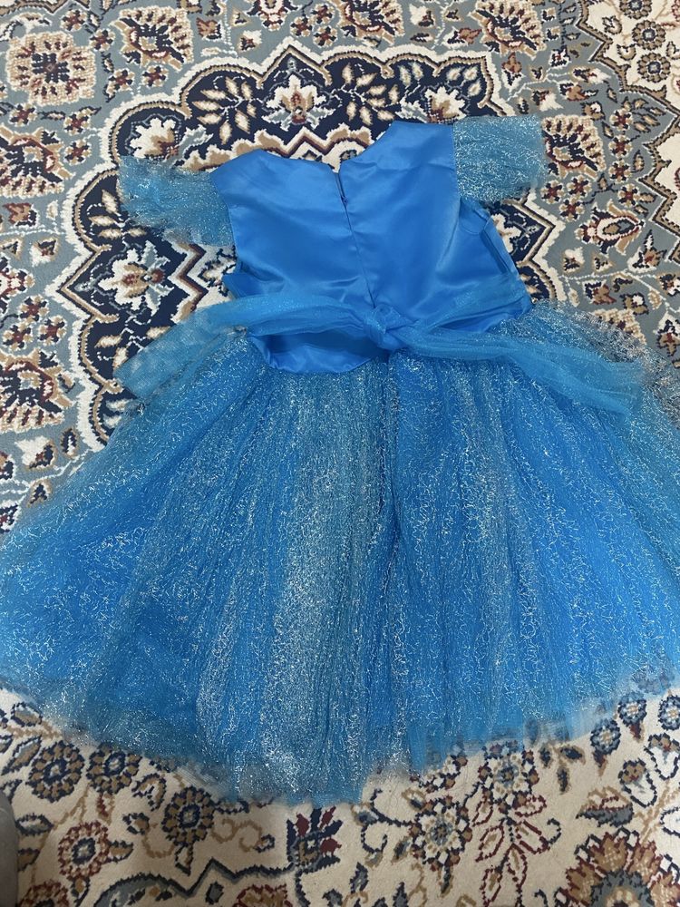 Продам платье на 4-5 лет