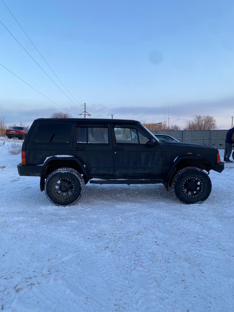 Продам jeep cherokee