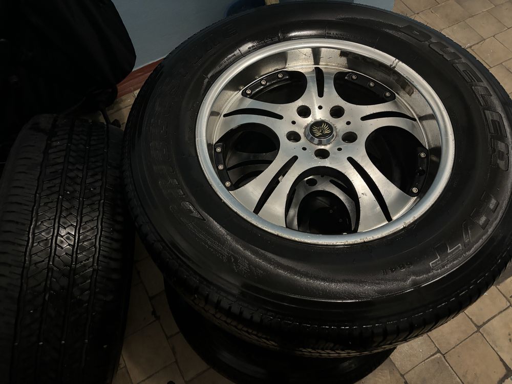 Шины с дисками 255/70/18 в отличном состояние ровный износ шины 10/15%