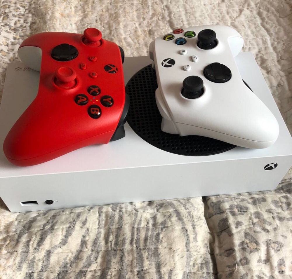 Продам Xbox Series S