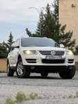 Кроссовер!  Volkswagen Touareg!! Полный привод !! В шикарном белом цве