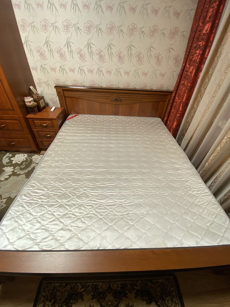 Двухспальняя кровать