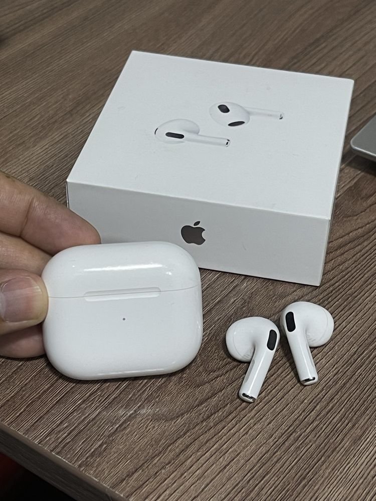 Оригинал AirPods 3