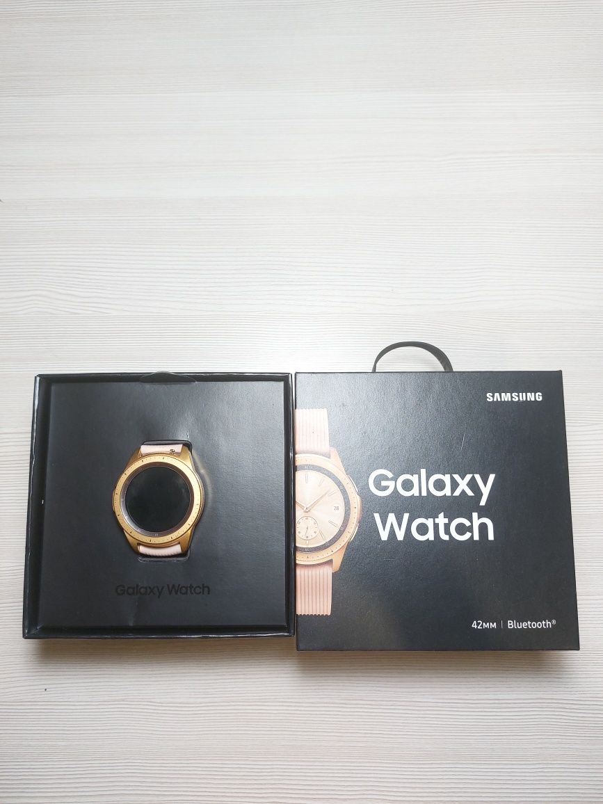 Поодам Samsung gear s3 в хорошем состоянии