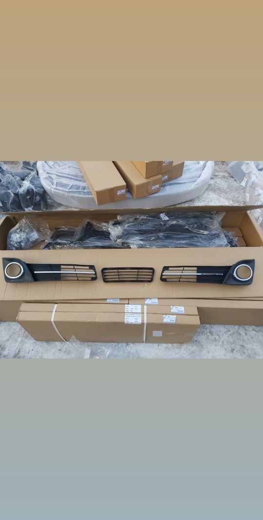 Решетка и оправа в бампер Toyota Camry / Камри 50 Se