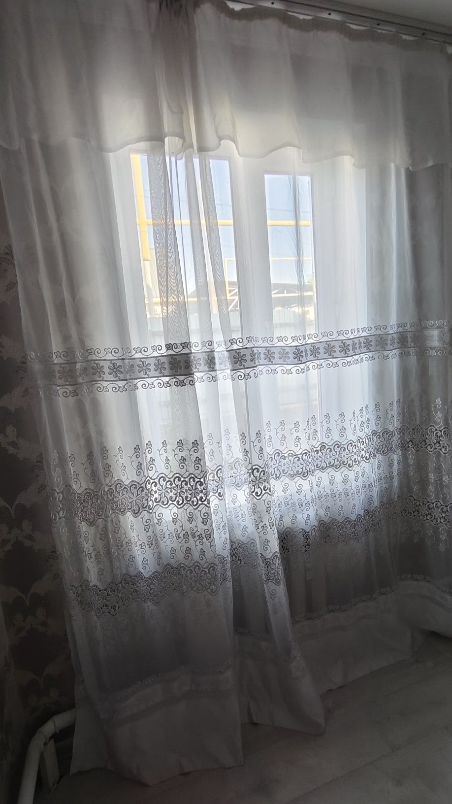 Продам тюли в зал