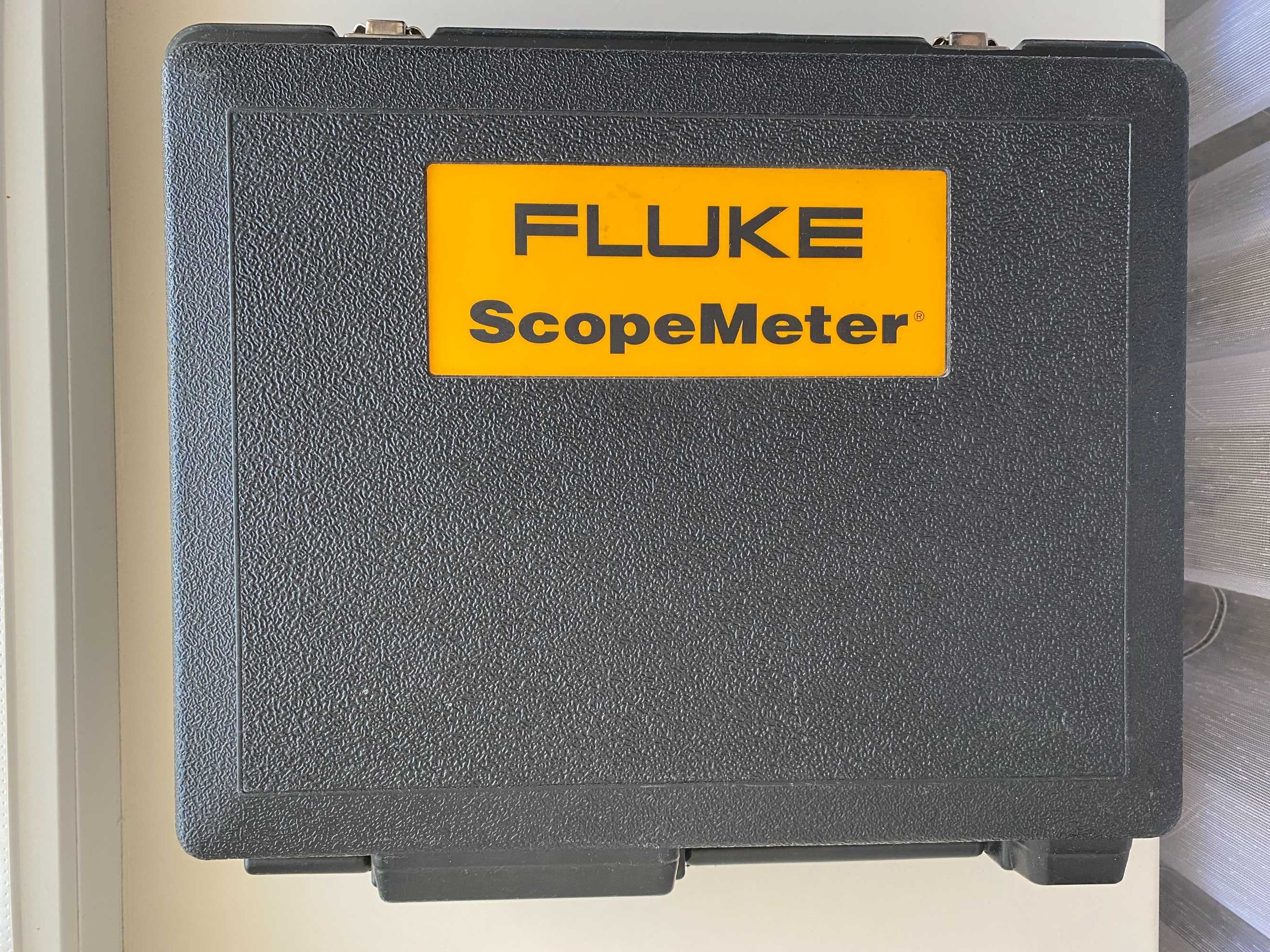 Осциллограф Мультиметр Fluke 125 S, Новый, в Отличном Качестве, Дёшево
