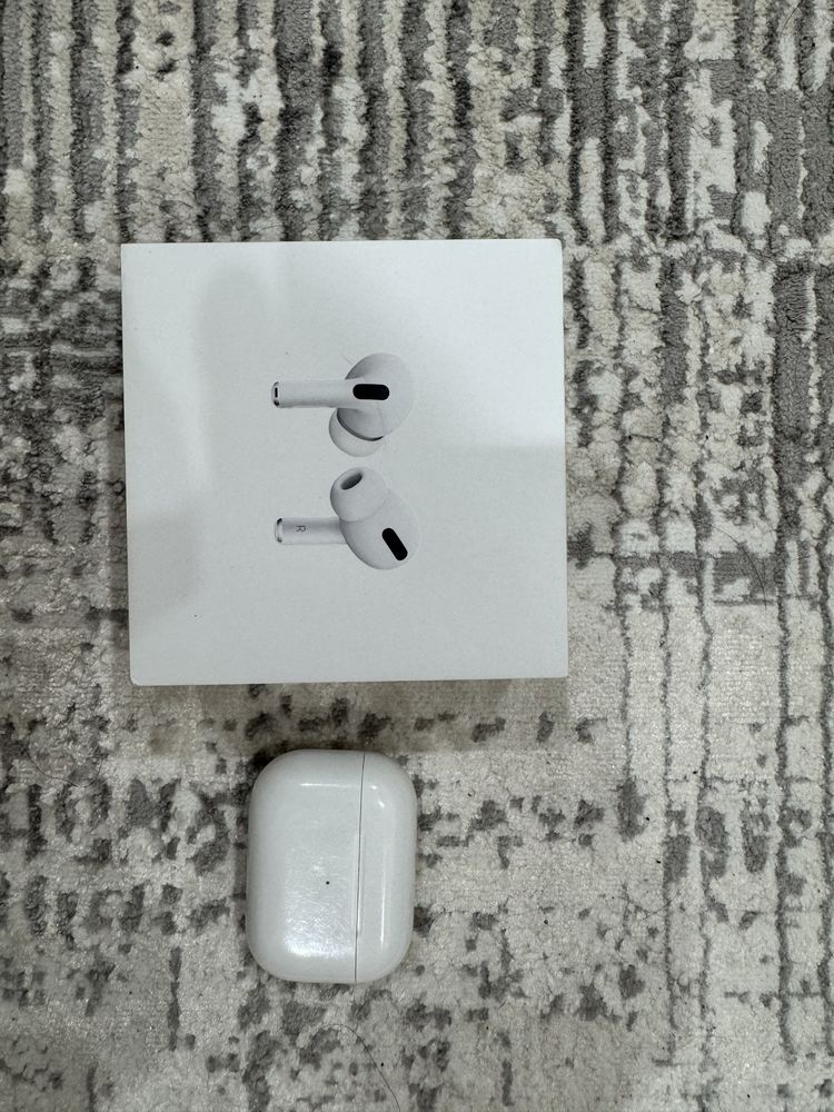AirPods Pro (оригинал) — Продаю зарядный кейс