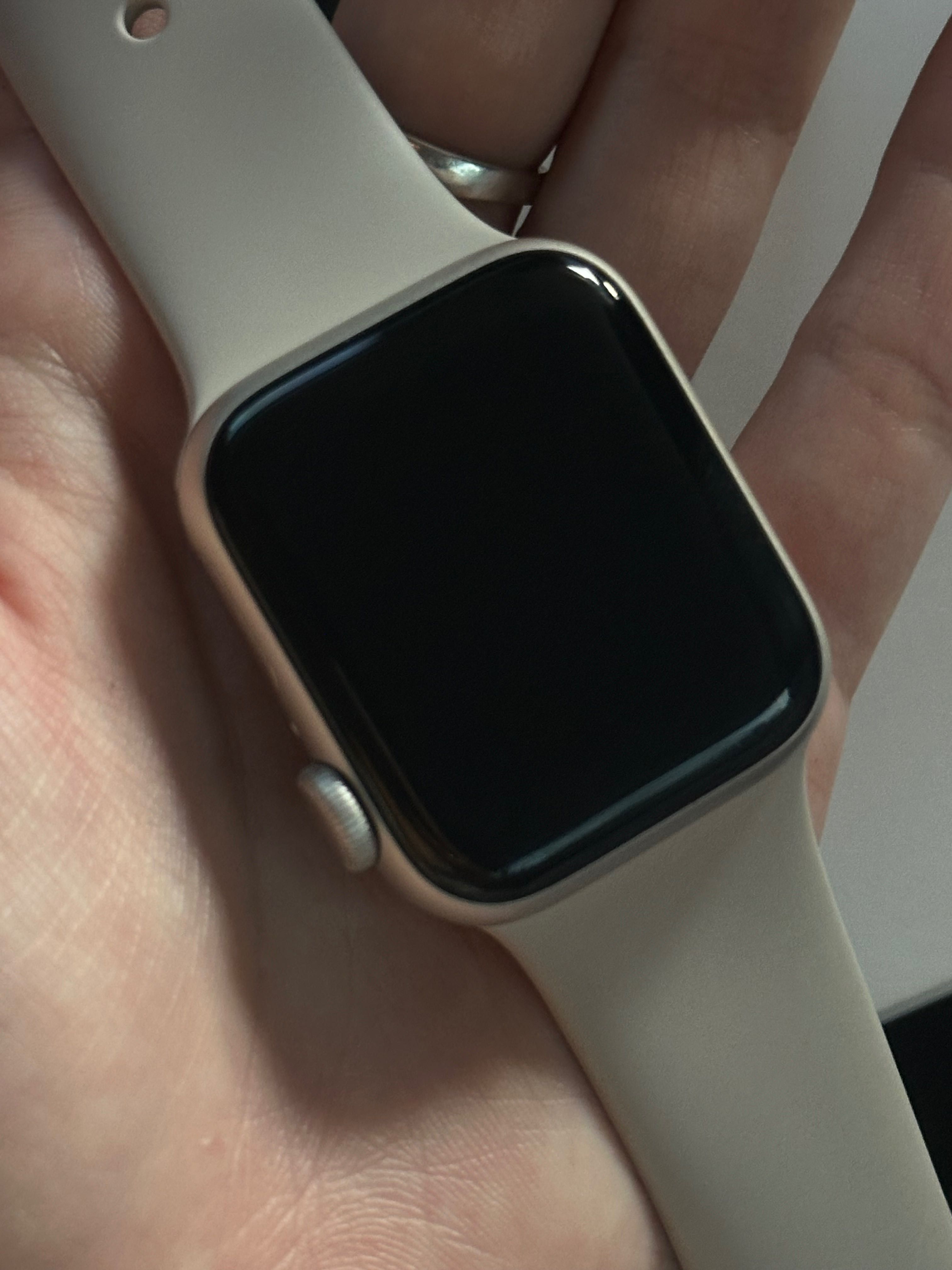 Apple Watch SE (Gen2) 40mm Starlight Al Star SB  S/M GPS