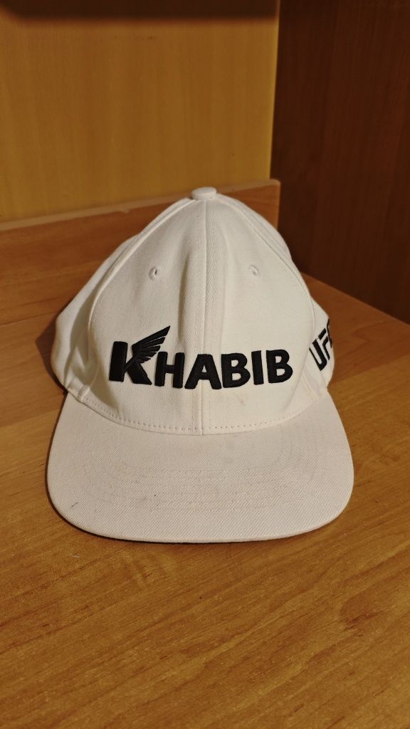 Кепка с надписью KHABIB