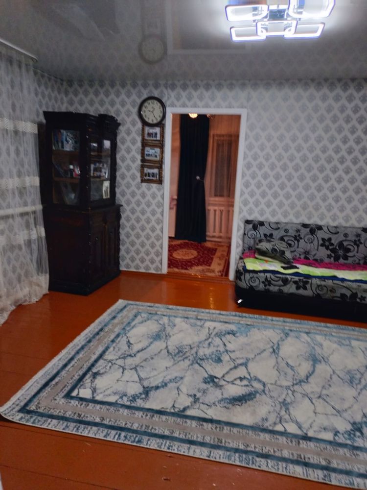 Продается дом с участком большой.