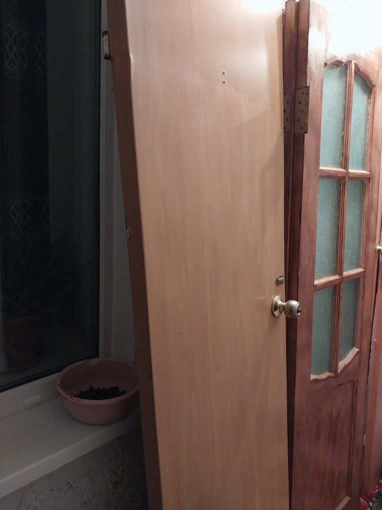 Продам межкомнатные  двери