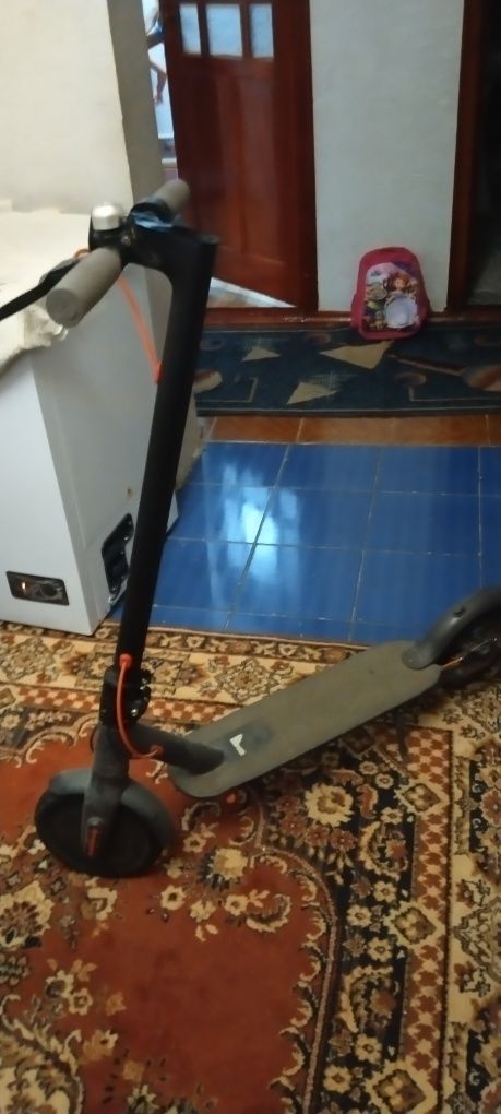 Электро самокат xiaomi