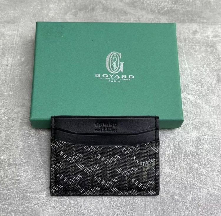 Аартхолдеры goyard