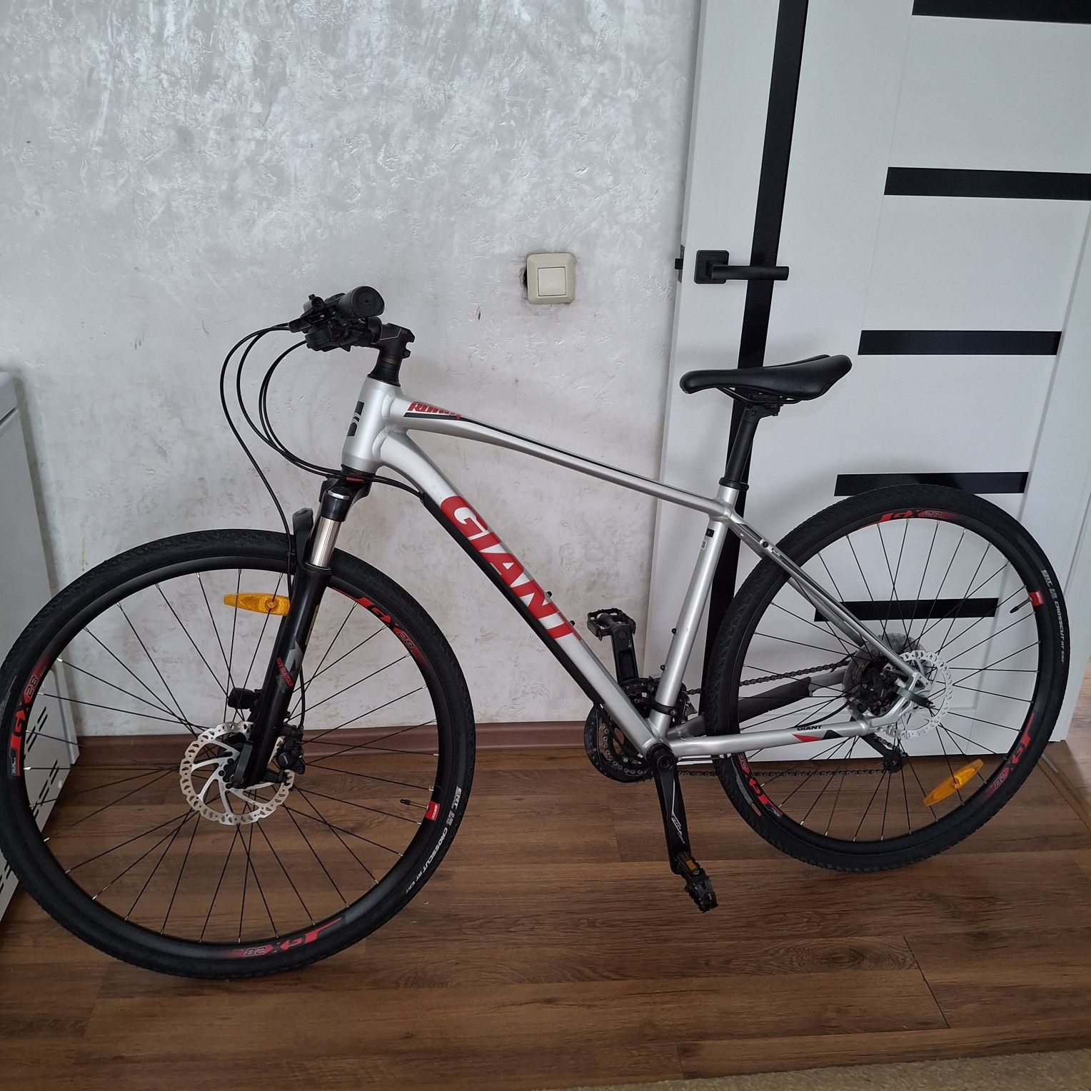 Продам Giant Roam 1