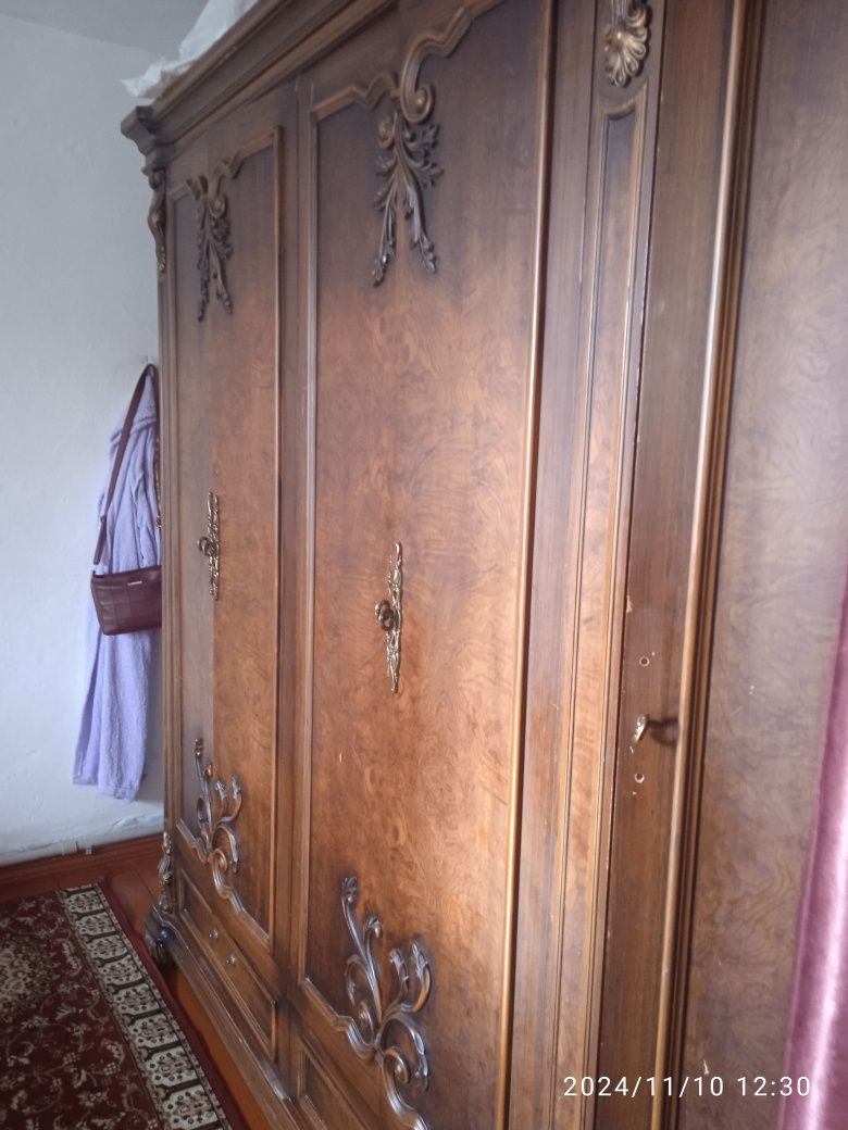 Кровать и шифонер