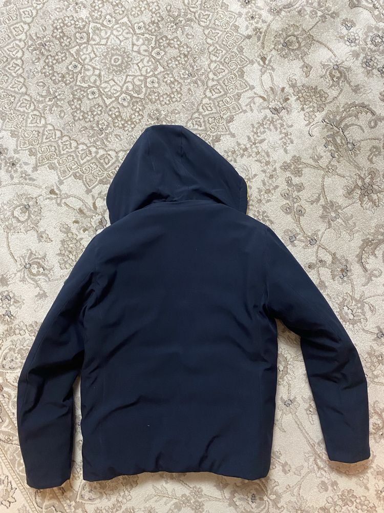 Продам зимную куртку Plein Sport