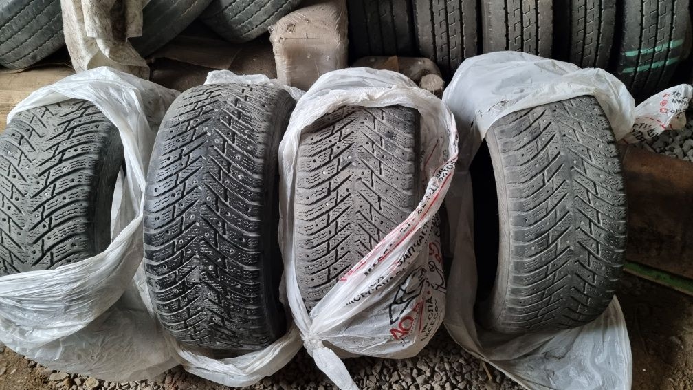 Комплект шин 245/45 R17