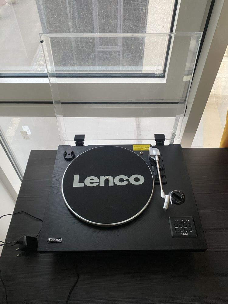 Виниловый проигрыватель Lenco Ls-55BK