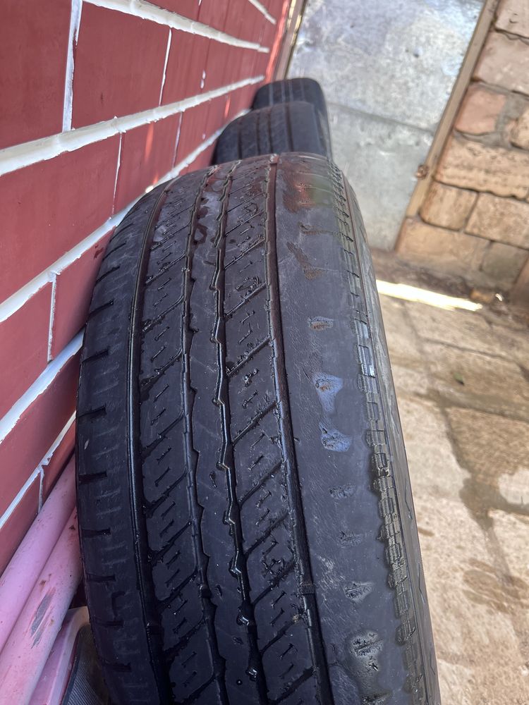 Продается шины 235/70/R16 Б/У