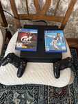PlayStation 4 Slim 1TB (3-я ревизия) в идеале + 2 геймпада и 8 игр