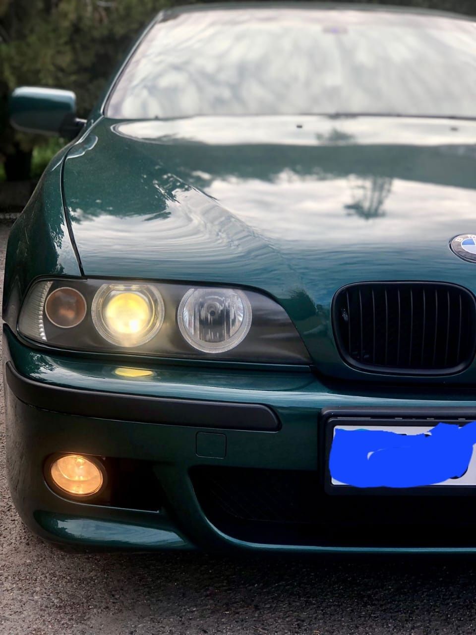 Автомобиль  B.M W
