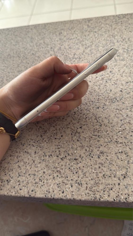 iPhone 11 белый цвет 110ктг