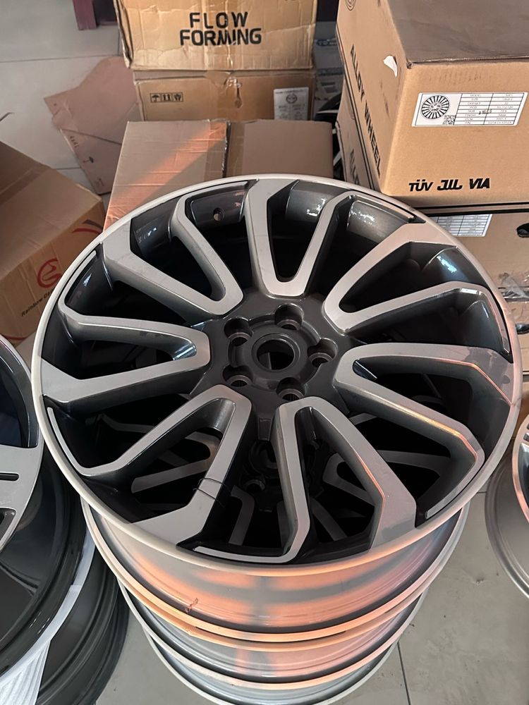 Литые диски на Rang rover