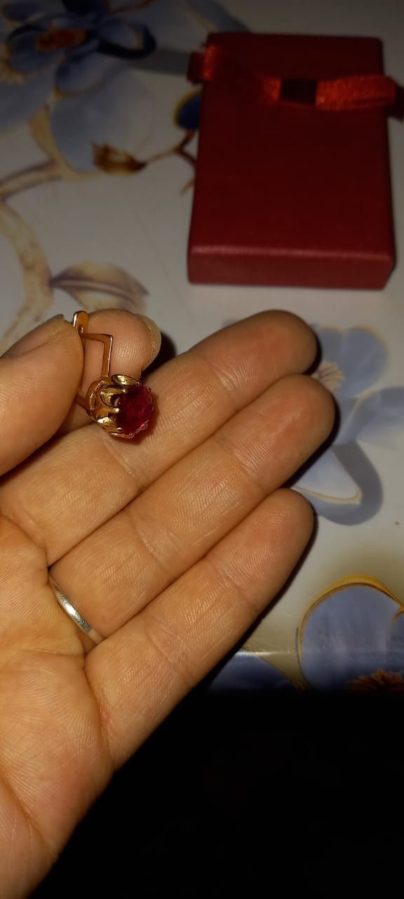 Продам золотые серьги!