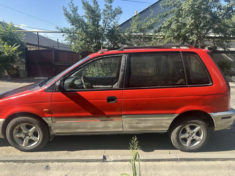 Mitsubishi Space Runner