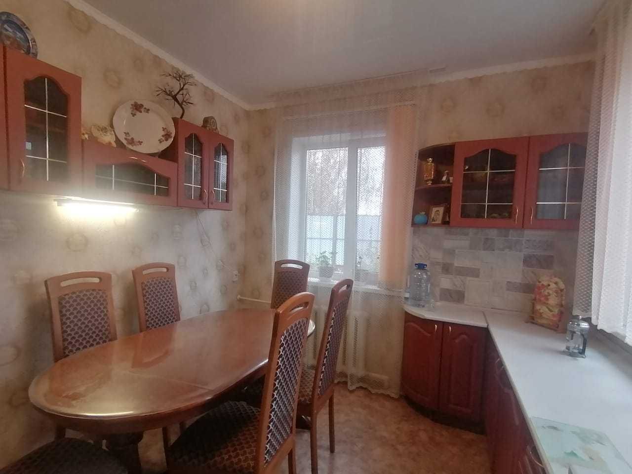 3х комнатная квартира ( по дома) в 2х квартирном доме  по Мира