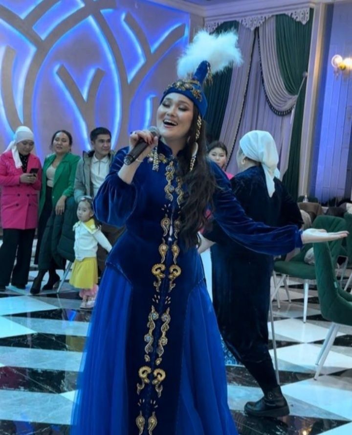 Әншілер  той  думанға