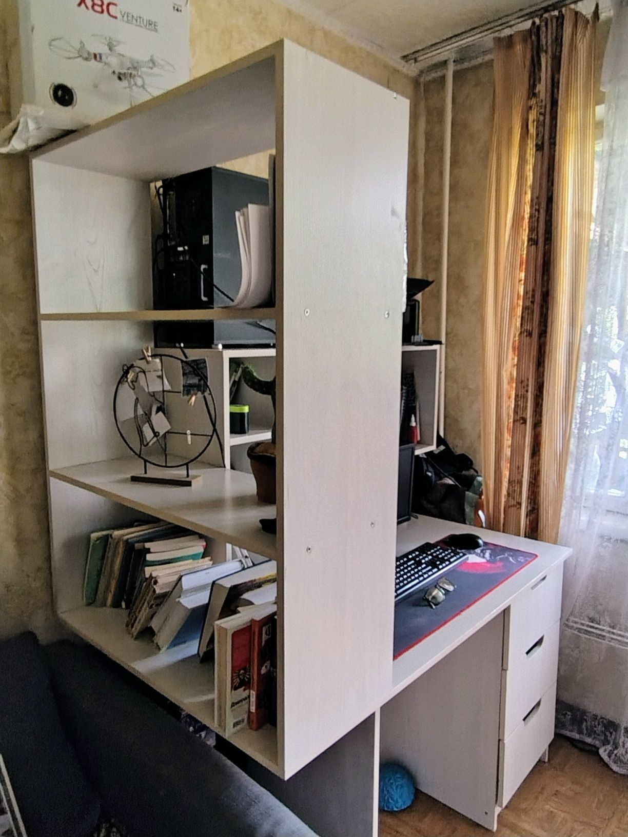 Продам  стол компьютерный,ученический