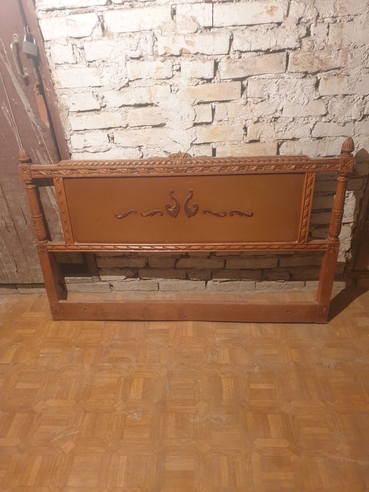 Кровать двуспальная.