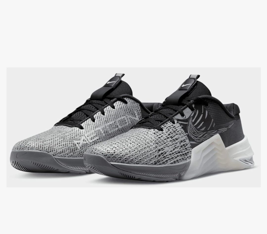 Кроссовки Nike (великаны)