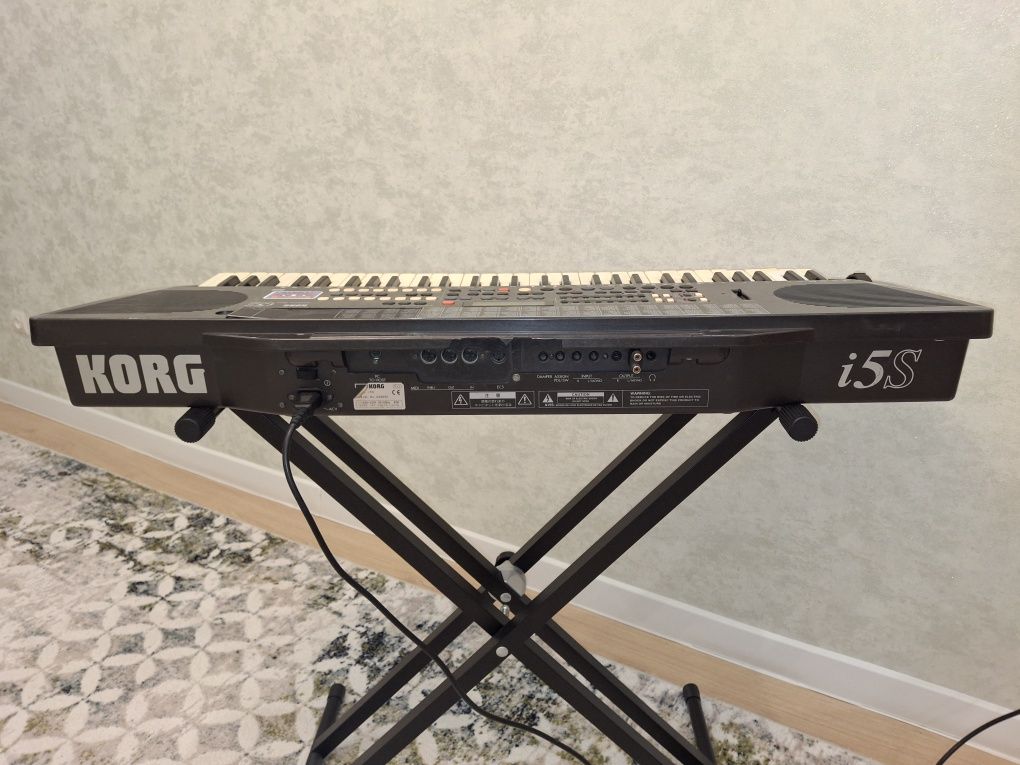 KORG I5 синтезатор