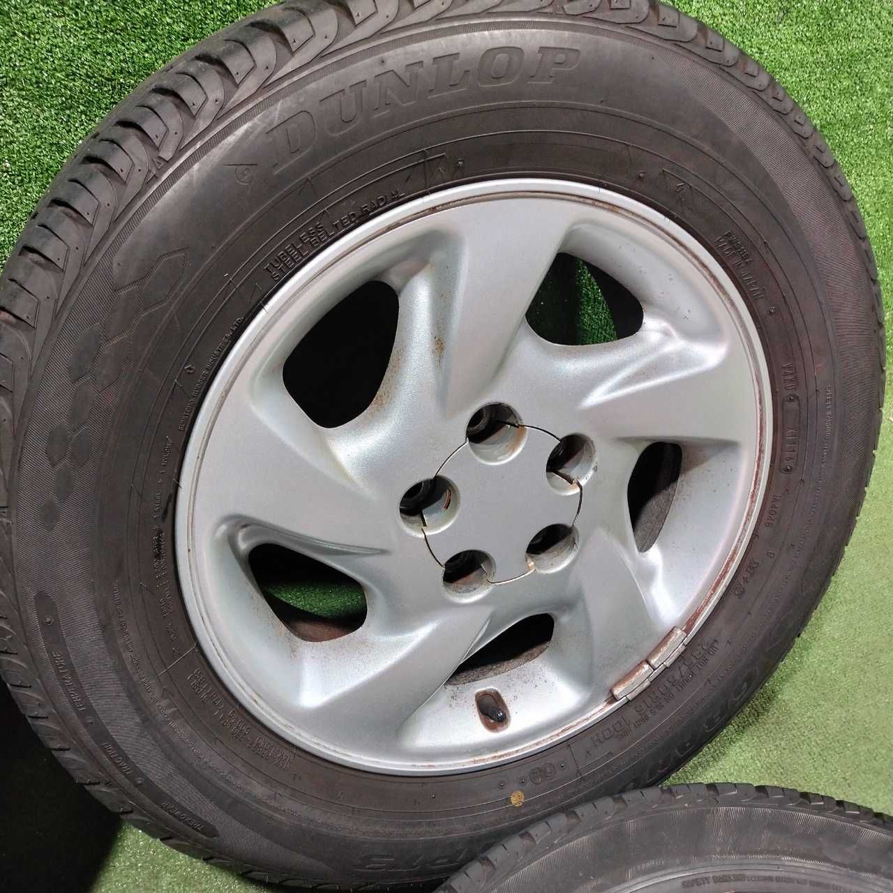 Продам Оригинальный Диск на RAV4 с шинами Dunlop 235/60 R16 5/114,3