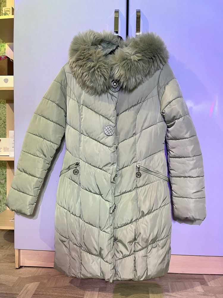 Продам куртку детскую