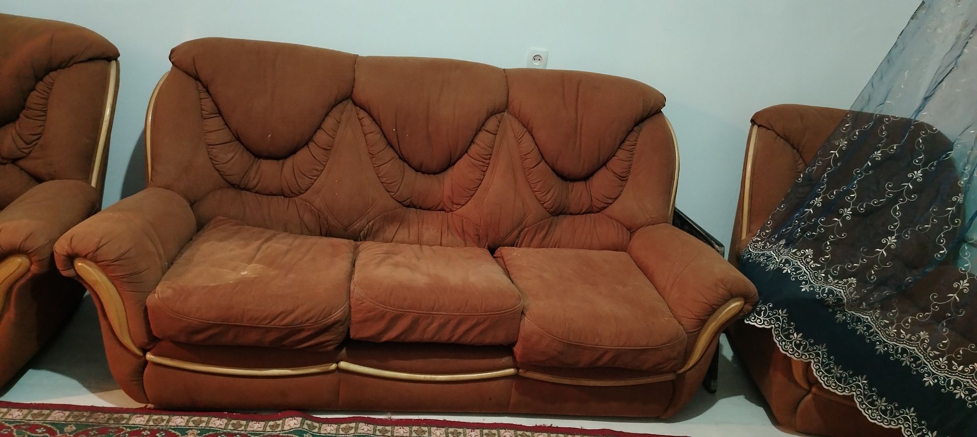 Отдам бесплатно диван