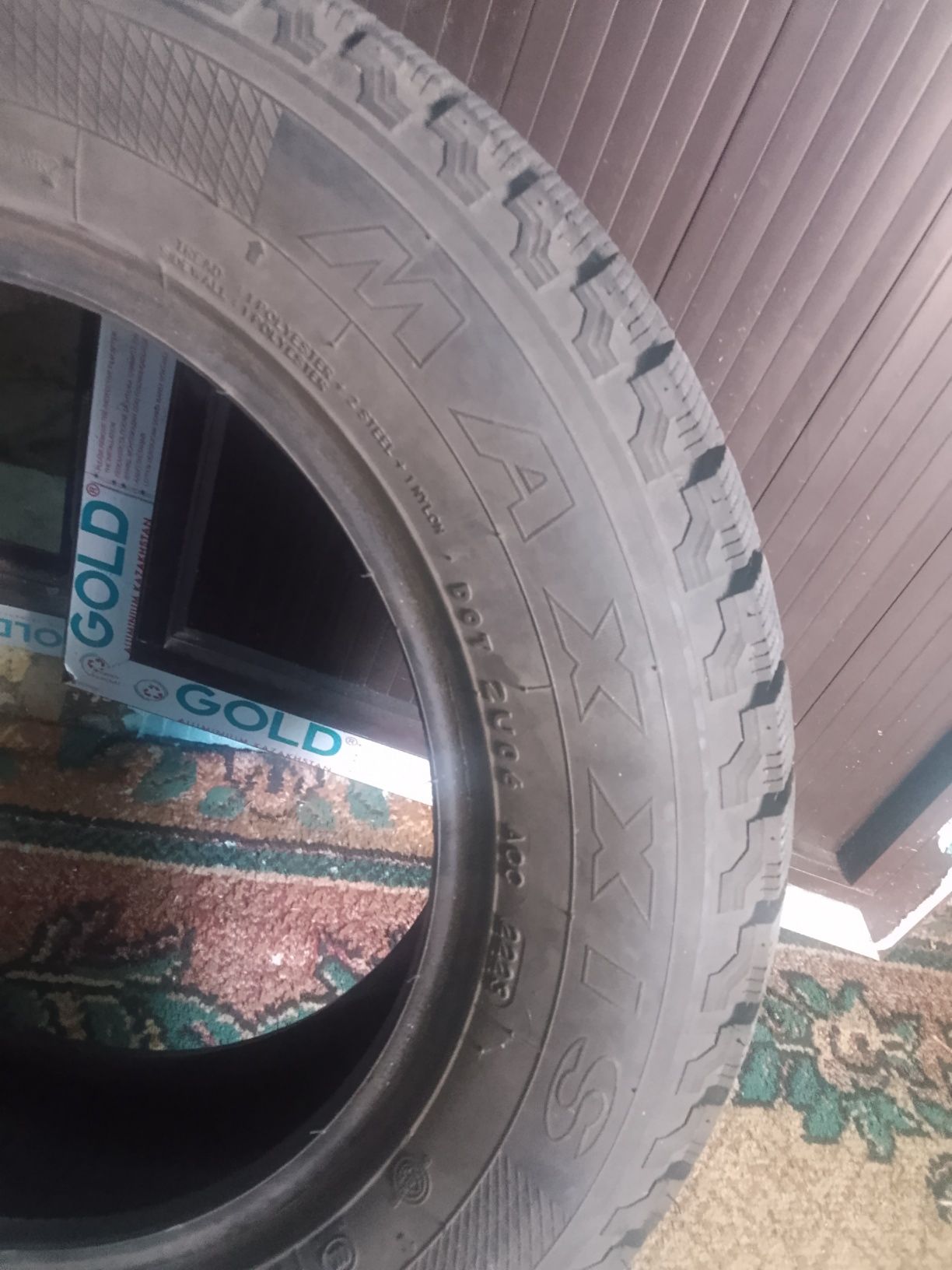 Продам зимние шины ездили 3 месеца в идеале