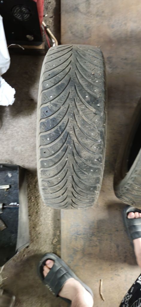 Резина зима  185/60 R15