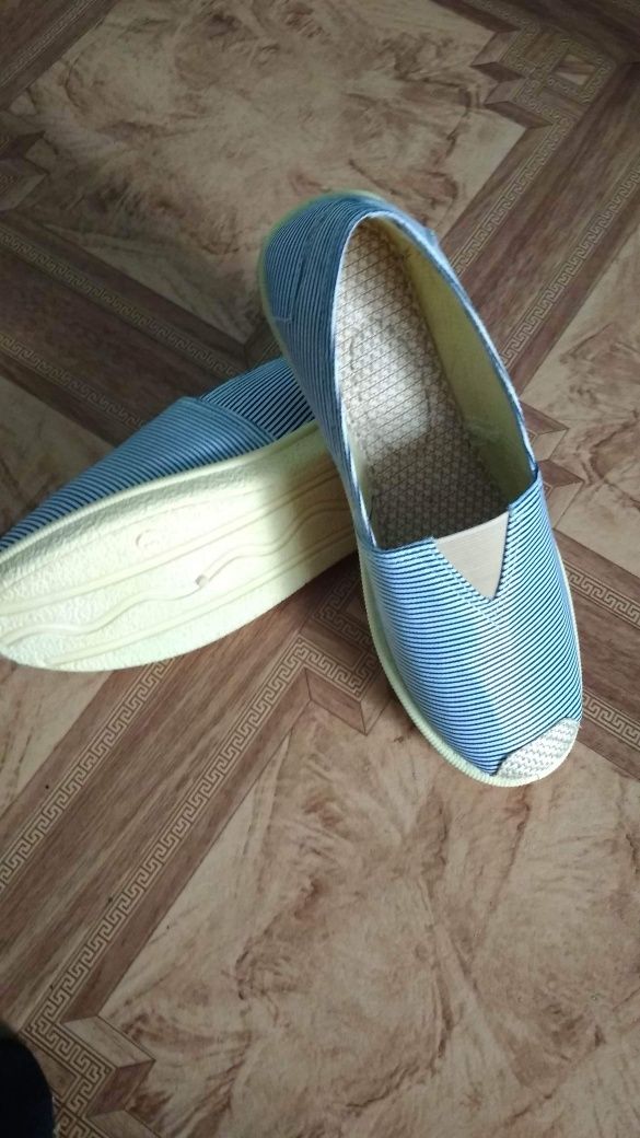Продам женскую обувь