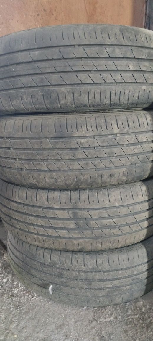 Продам шины R15.