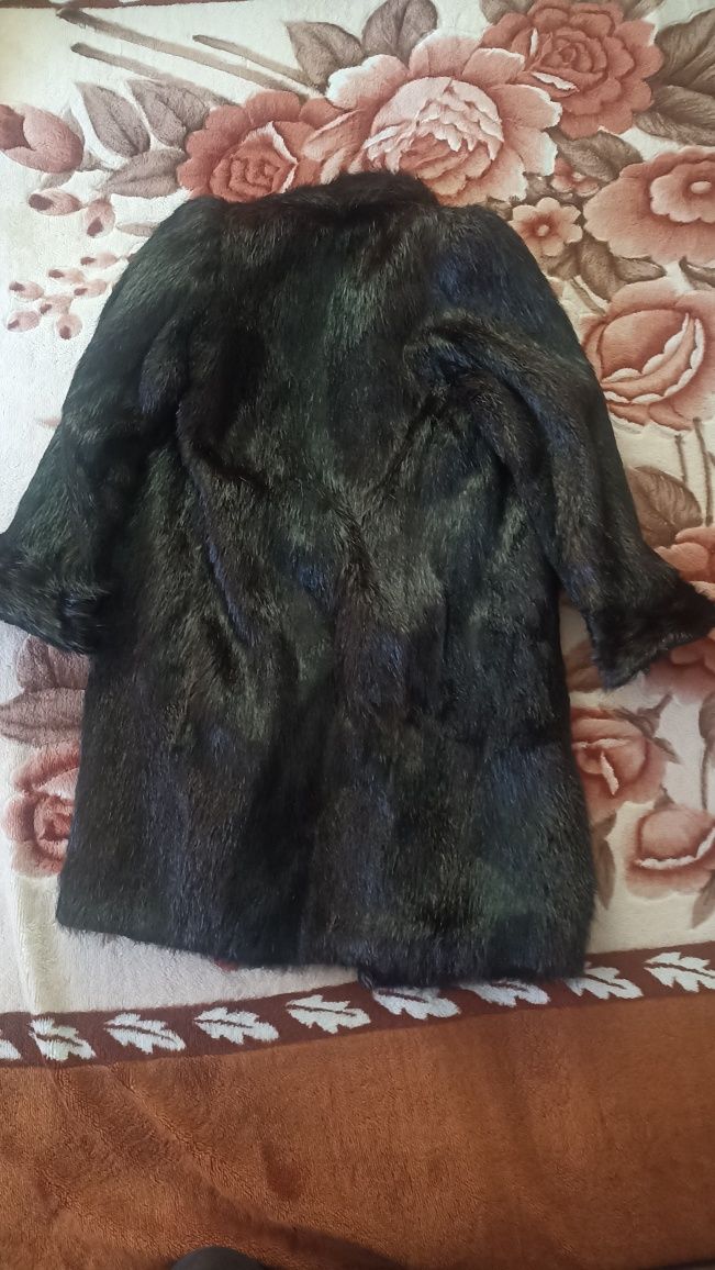 Продам женскую шубу. Натуральная.