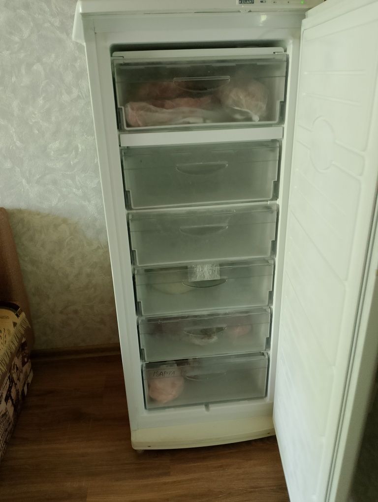 Продам морозильник