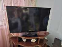 Телевизор LG 32LV2500.