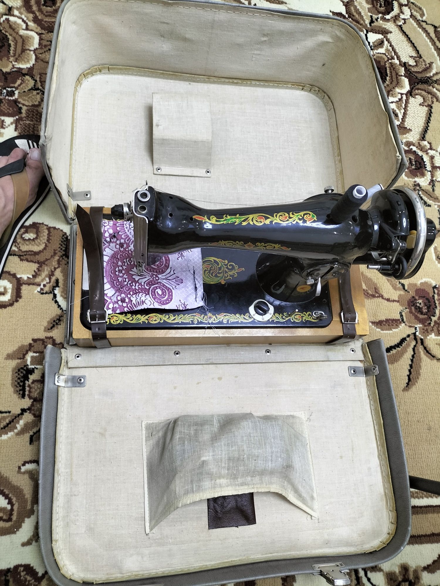 Продается швейная машинка "Подольск".